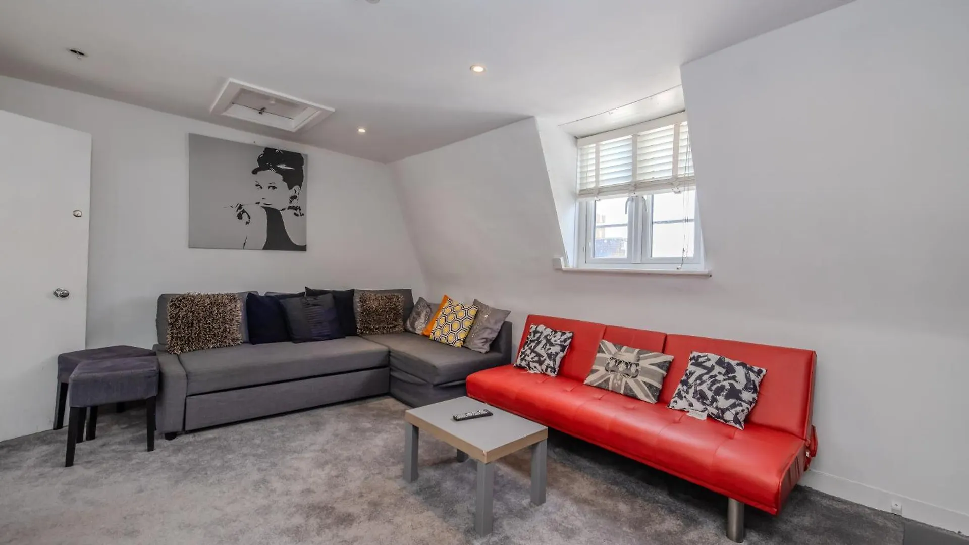 Perfect Seaside Getaway I Central Big Town House Next To Brighton Beach I First Choice For Big Group & Family Stay